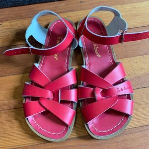 Saltwater sandals. Red.